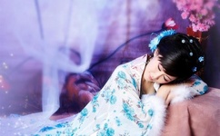 苍井空在厨房被吸奶头电影